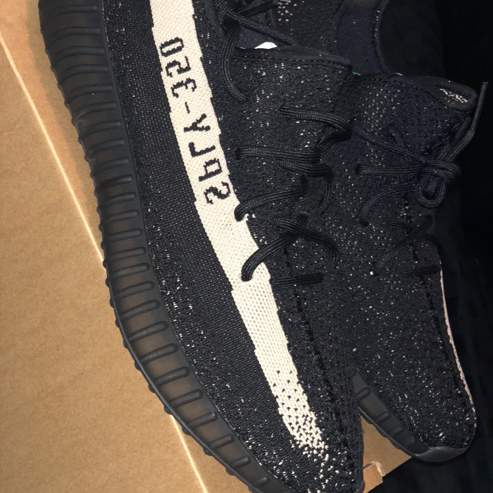 ‼️SOLD‼️📦Yeezy v2 Oreo
